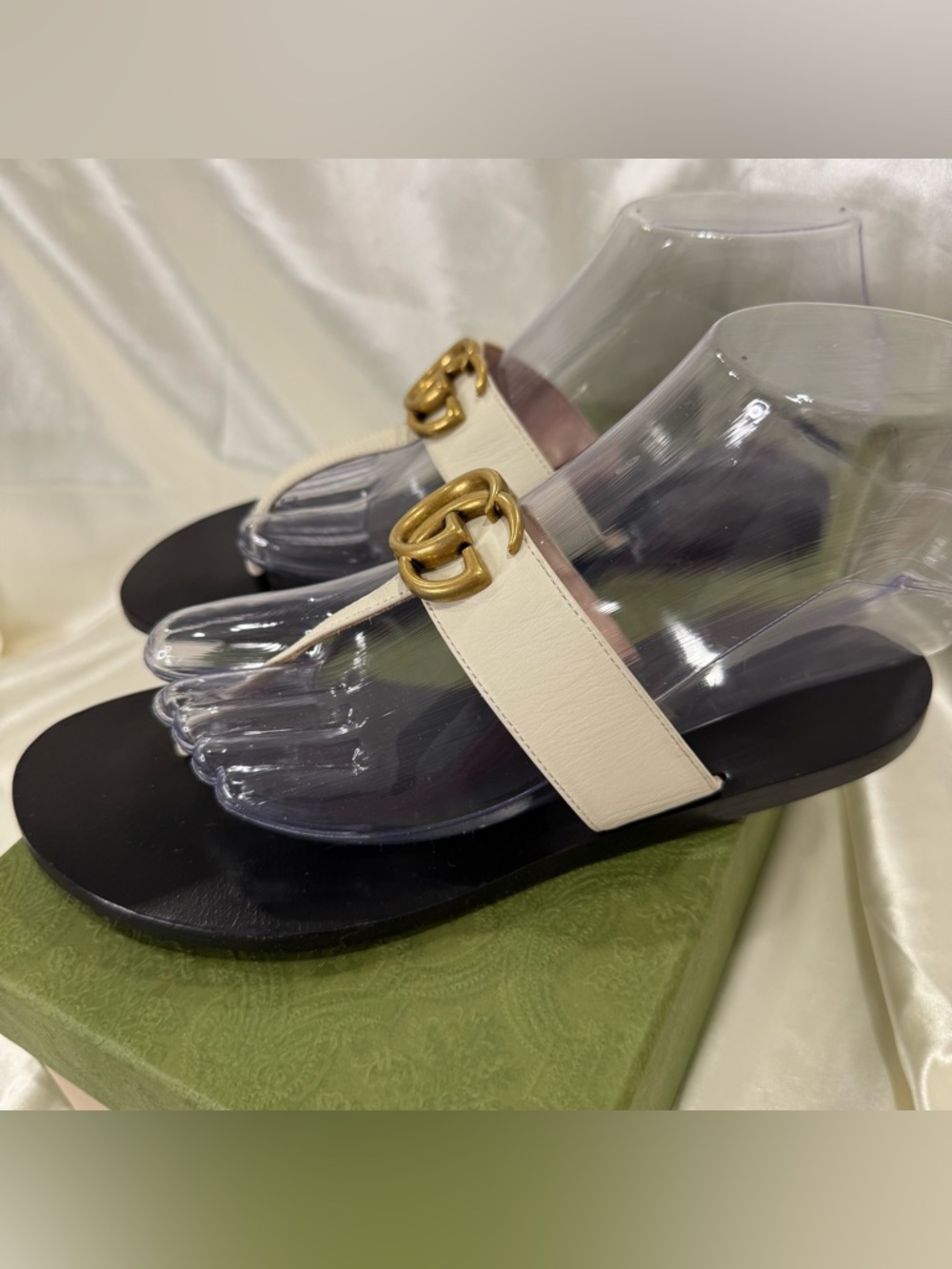 Gucci Lifford Marmont Sandal Flip Flop Size 36/6 White Double G Chic Vacation - Picture 6 of 16